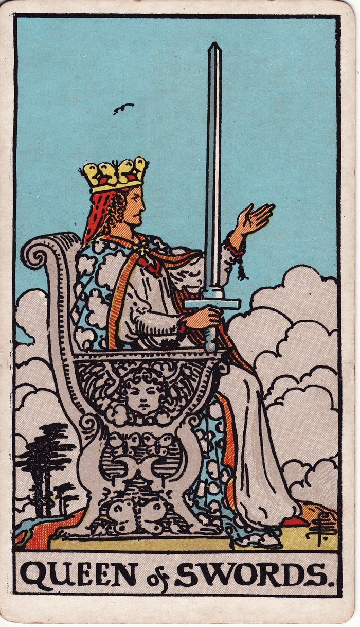 Королева Мечей - карта Таро